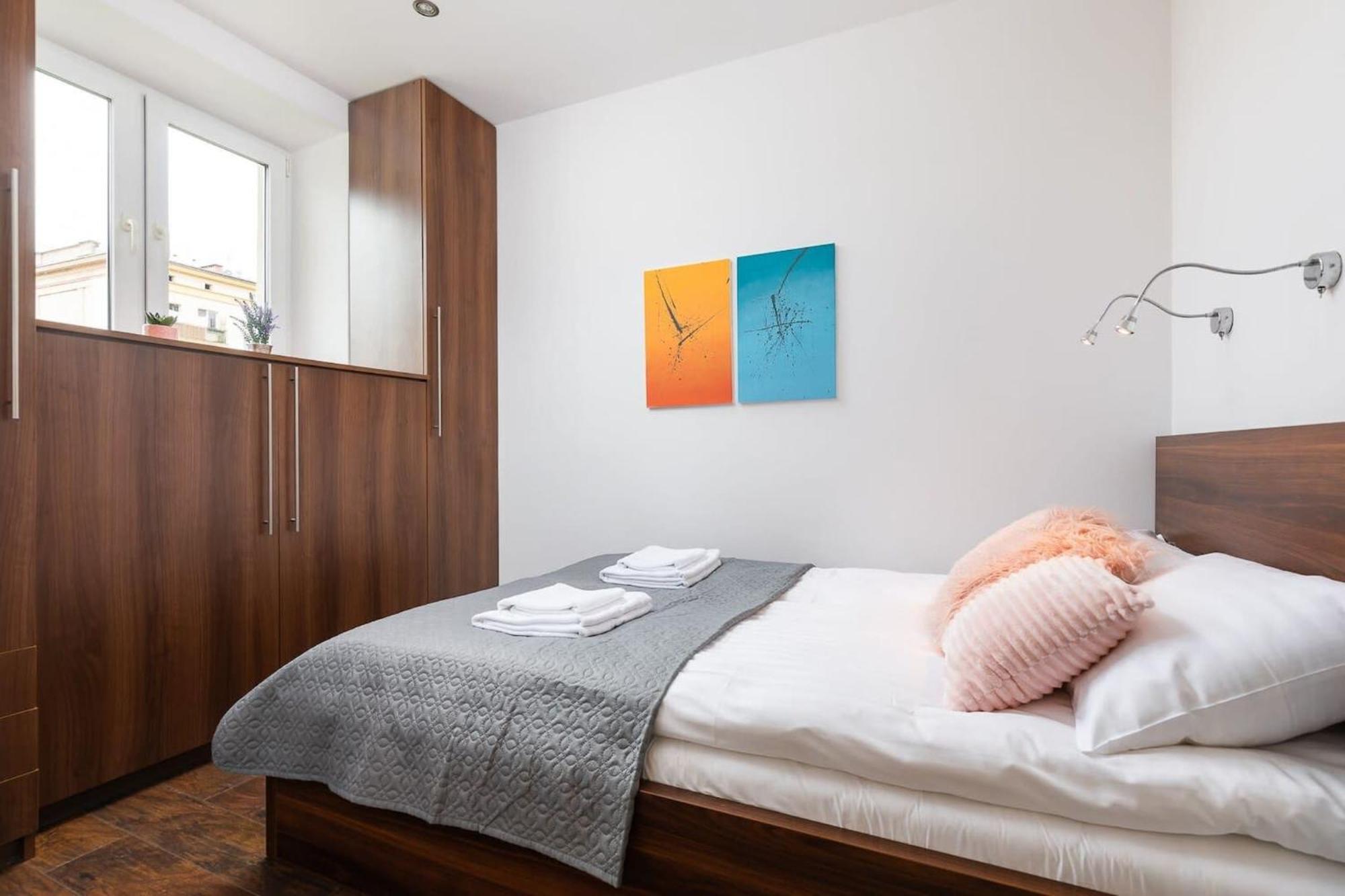 Apartment Nowoczesny Przy Alejach Solidarnosci W Warszawie By Rent Like Warsaw