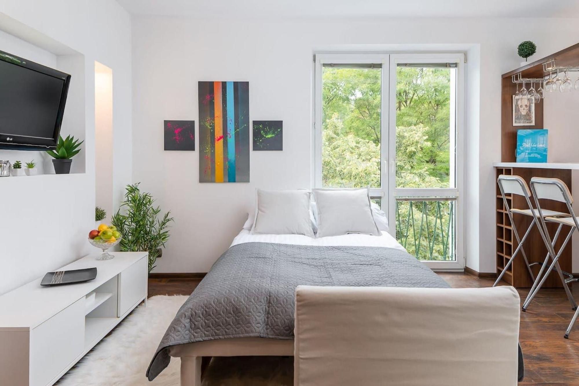 Apartment Nowoczesny Przy Alejach Solidarnosci W Warszawie By Rent Like *